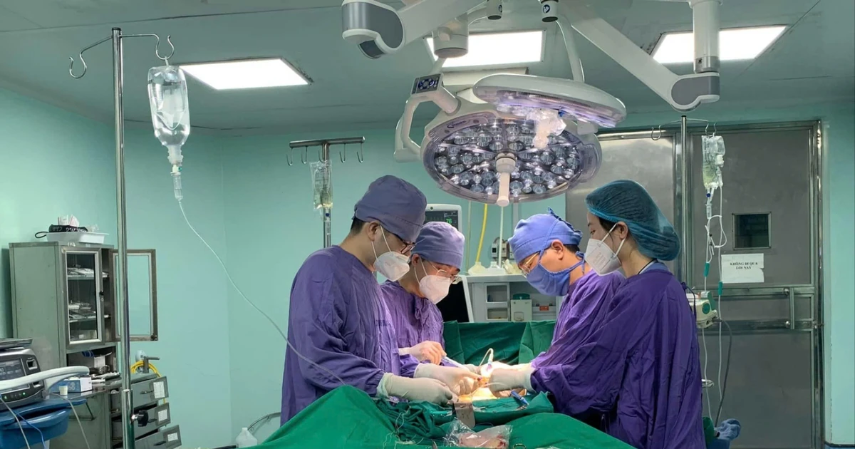 Chạy đua với thời gian, cứu tinh hoàn xoắn cho người đàn ông 35 tuổi