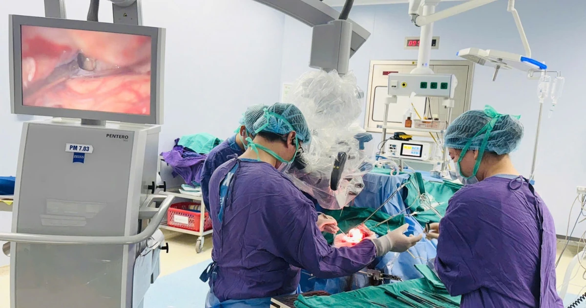 Phẫu thuật khối u màng não với kích thước lớn cho nữ bệnh nhân