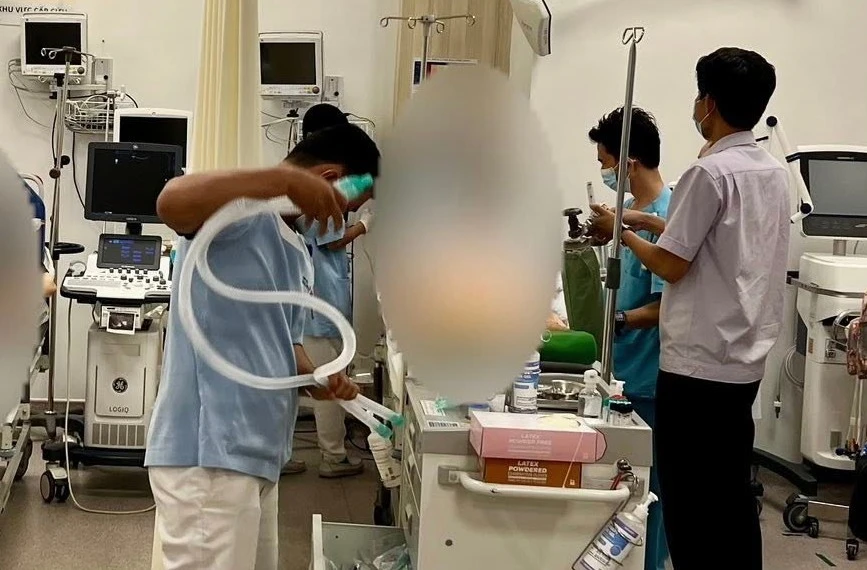 Người đàn ông 49 tuổi bất ngờ ngã gục khi đang nhậu