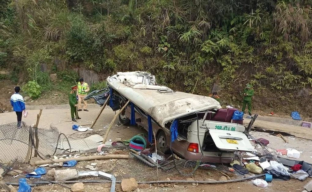 Tai nạn lật xe từ thiện 9 người chết ở Lào Cai do mất phanh