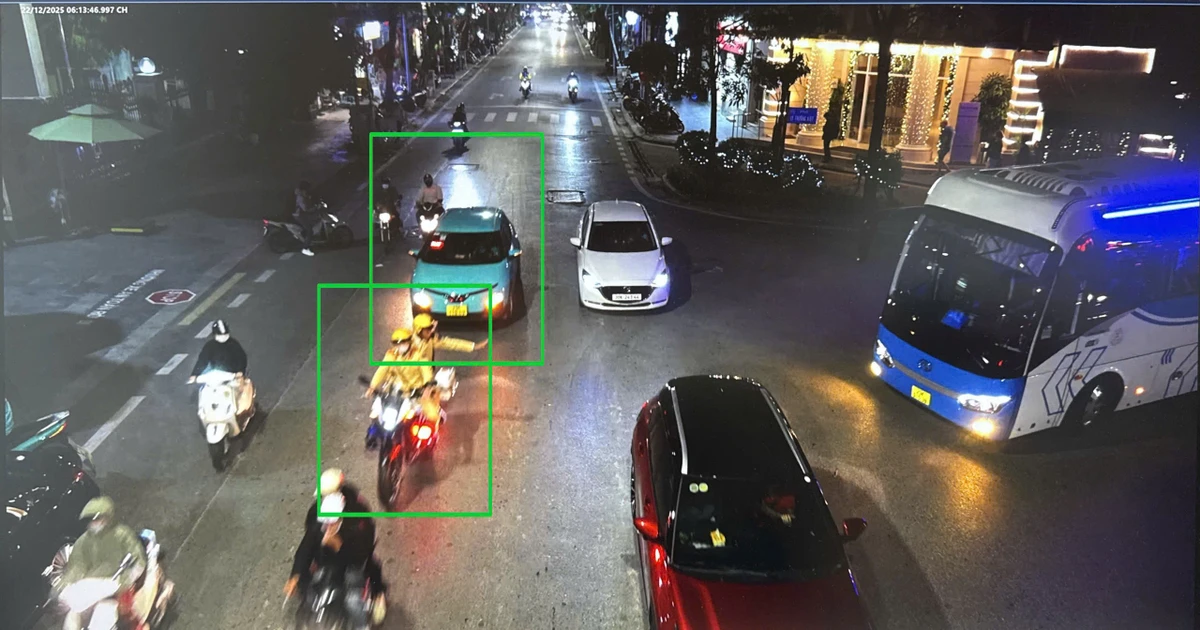 CSGT Hà Nội mở đường đưa sản phụ đau ruột thừa cấp cứu khẩn cấp