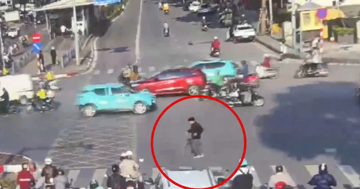 Camera AI truy vết, giúp tìm ông lão đi lạc trên phố Hà Nội