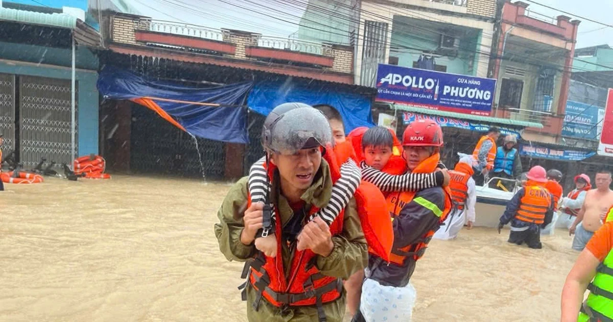 Công an Gia Lai dốc toàn lực cứu dân khỏi ngập lụt,
