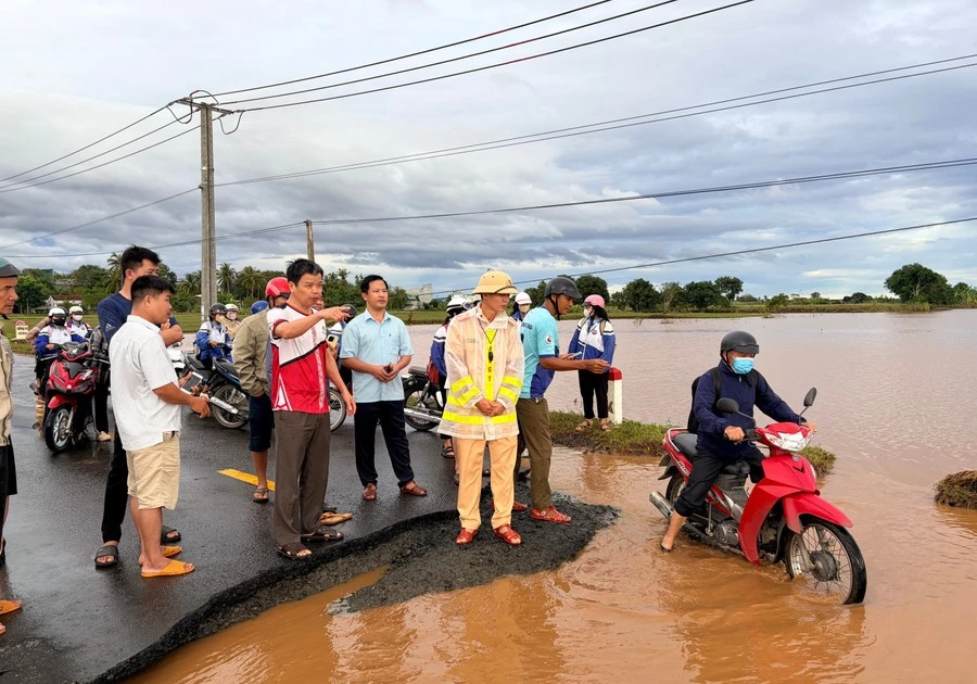 3 người tử vong do mưa lũ, đoạn đầu cầu Quý Đức ở Gia Lai hư hỏng