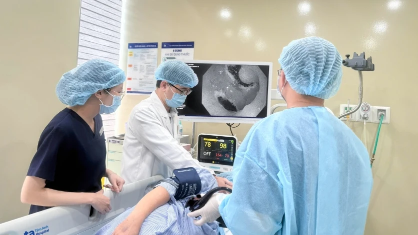 Đau bụng âm ỉ 3 tháng mới biết bị loét tá tràng kèm thiếu máu