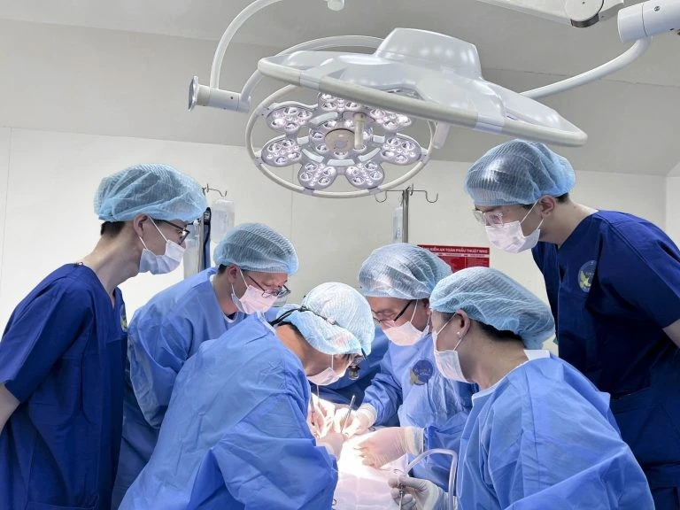 Đau đầu đi khám phát hiện viêm cầu thận, chàng trai 25 tuổi phải ghép thận