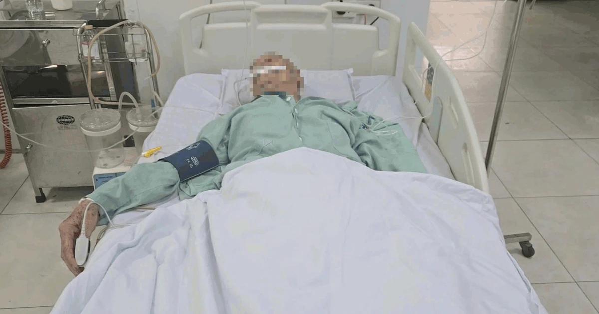 Đau bụng, khó thở cụ ông 98 tuổi nguy kịch vì thủng hang vị dạ dày