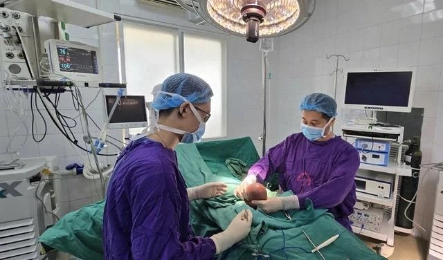 Xấu hổ giấu bệnh, chàng trai 19 tuổi bị ung thư tinh hoàn