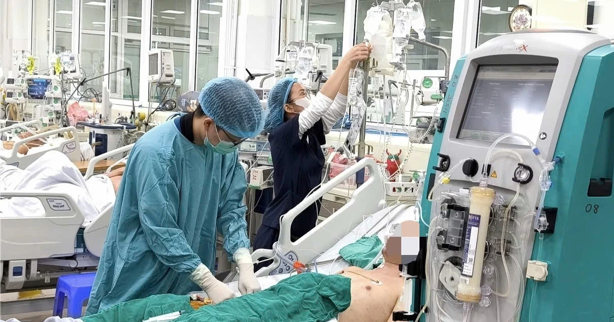 Cứu sống bệnh nhân Malaysia sốc nhiễm khuẩn, viêm phổi nặng trên nền suy tim