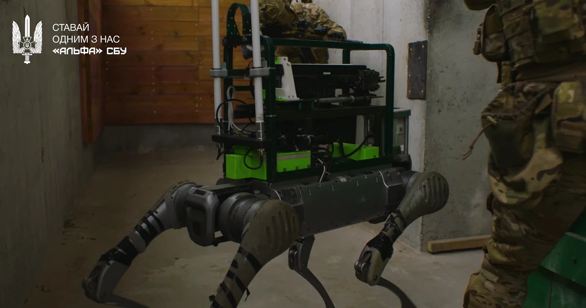 Chó robot vũ trang được phát hiện trong cuộc tập trận của Ukraine