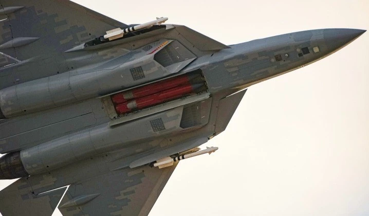 Tính năng đặc biệt trên phiên bản Su-57 tàng hình mới ra mắt của Nga