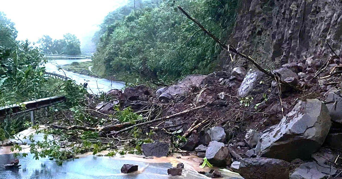 Mưa lớn, nhiều địa phương ở Quảng Trị bị ngập lụt, chia cắt cục bộ