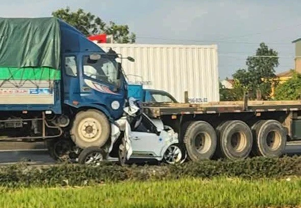 Tai nạn liên hoàn trên QL5 qua Hải Phòng khiến 2 người tử vong
