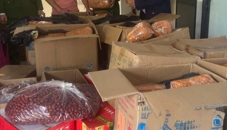 Ninh Bình phát hiện 3,5 tấn thực phẩm không rõ nguồn gốc, phạt hơn 17 triệu