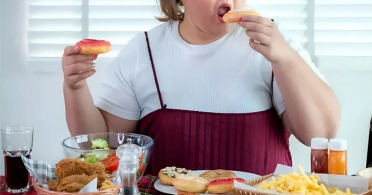 Nguy cơ suy thận ở người trẻ từ thói quen sinh hoạt thiếu lành mạnh