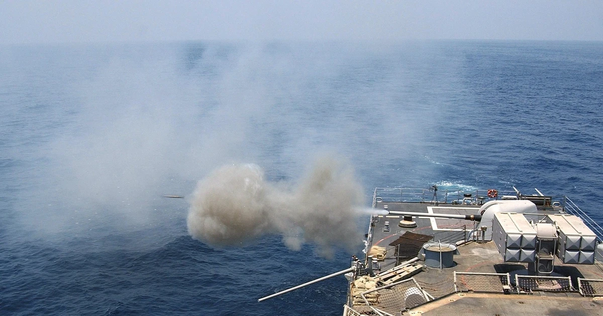 Mỹ nổ súng bắt tàu Iran tại biển Oman, Tehran cảnh báo