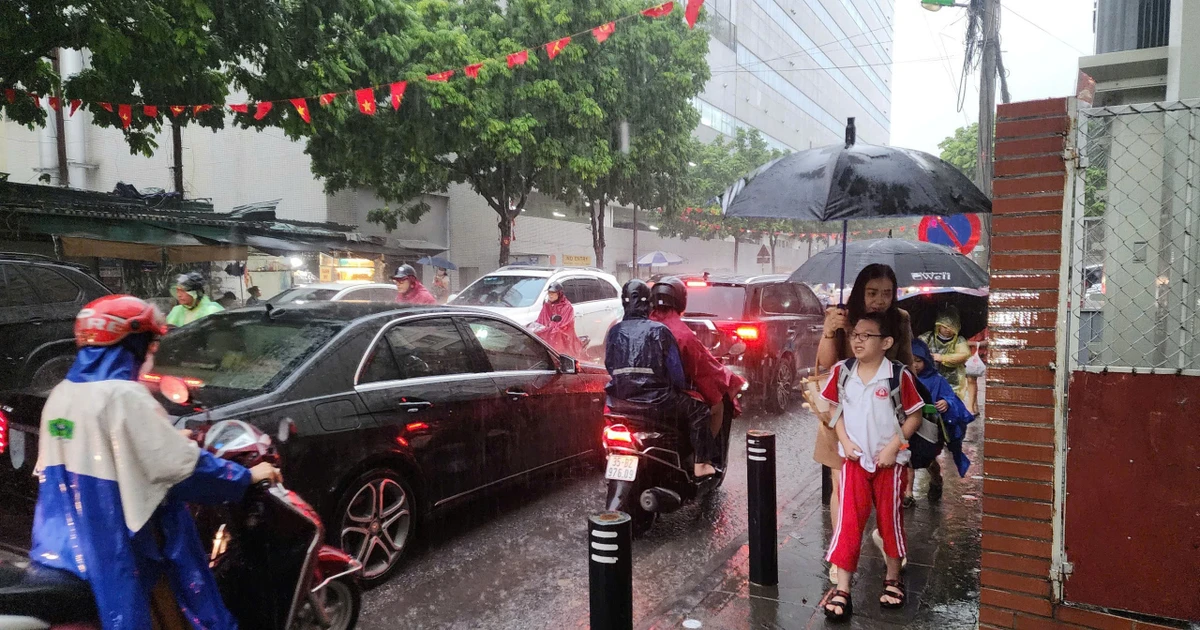 Hà Nội quy định mức phí trông giữ học sinh ngoài giờ từ 12.000 đồng/giờ