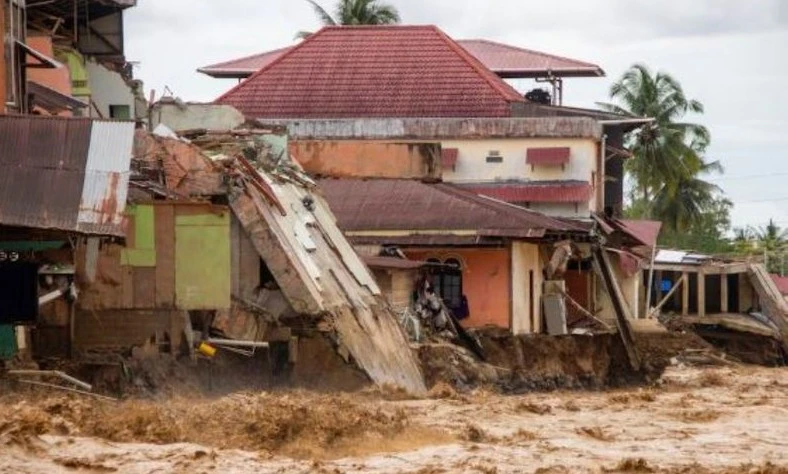 Số người tử vong do lũ lụt, lở đất ở Indonesia tăng lên 442