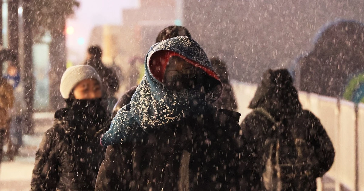 Cảnh tuyết rơi đầu mùa ở thủ đô Hàn Quốc