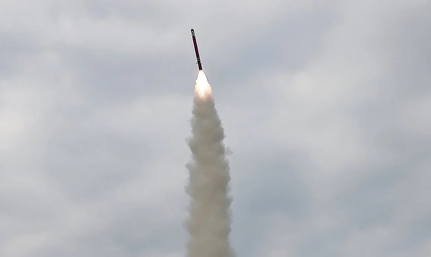 Triều Tiên phóng thử tên lửa trước thềm ông Trump thăm Hàn Quốc