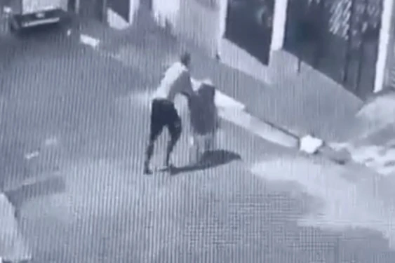 Rúng động vụ phát hiện thi thể người phụ nữ trong xe đẩy