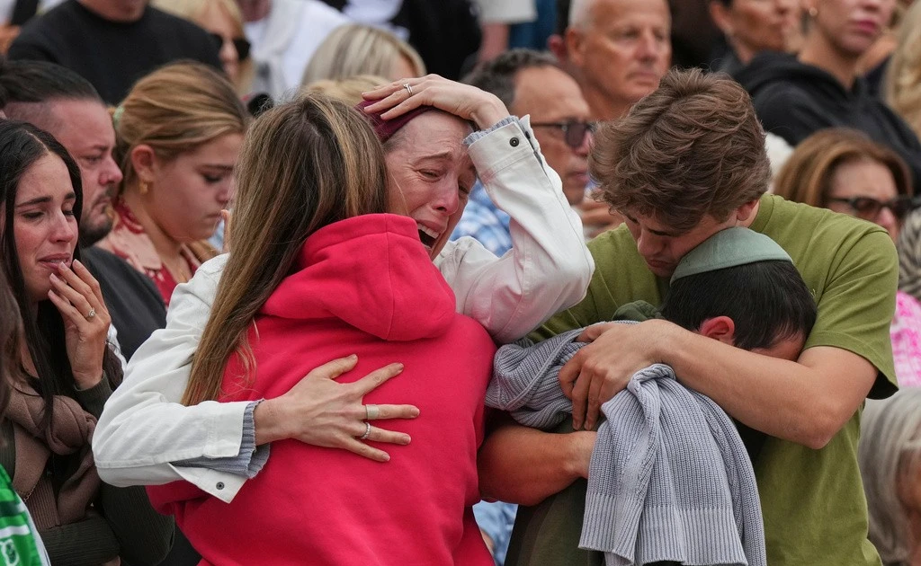 Hình ảnh người dân ở Australia tưởng niệm nạn nhân vụ xả súng