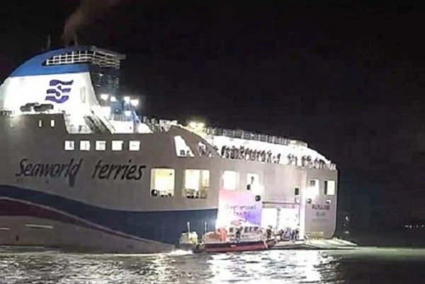 Diễn biến vụ phà chở 267 người mắc cạn ngoài khơi bờ biển Hàn Quốc