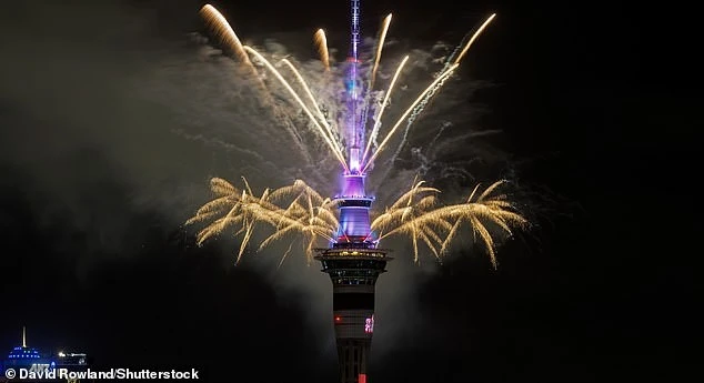 Pháo hoa rực sáng trên bầu trời New Zealand đón năm mới 2026