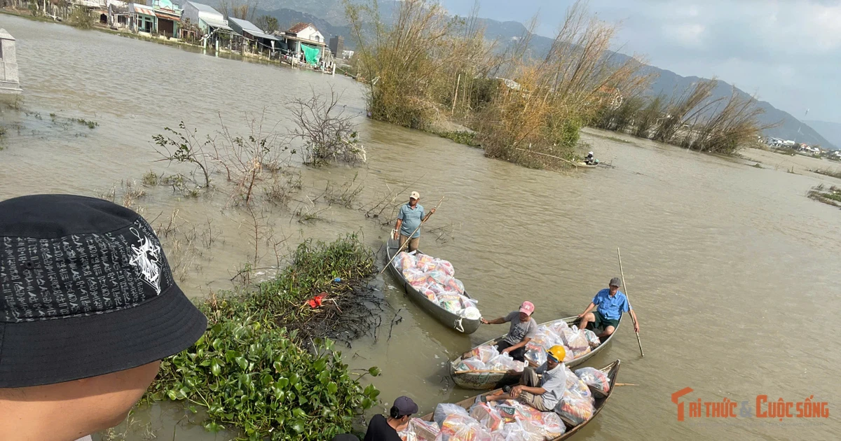 Chung tay giúp Gia Lai vượt lũ: Những chuyến xe nghĩa tình