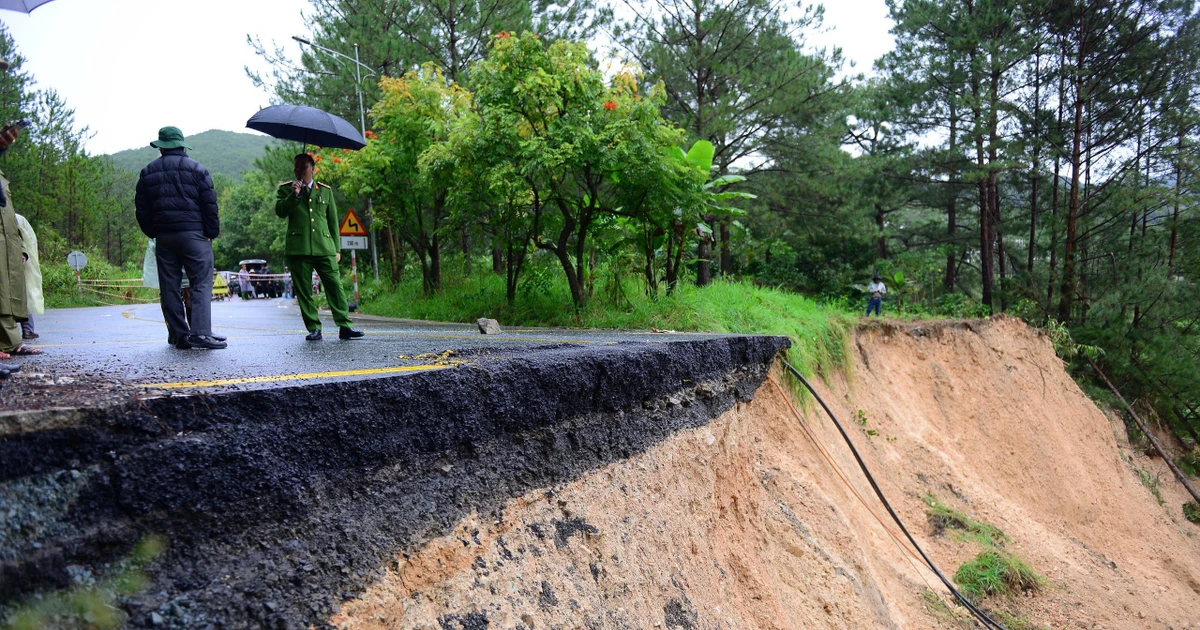 Cận cảnh đèo Mimosa tiếp tục biến dạng mạnh sau đứt gãy lớn