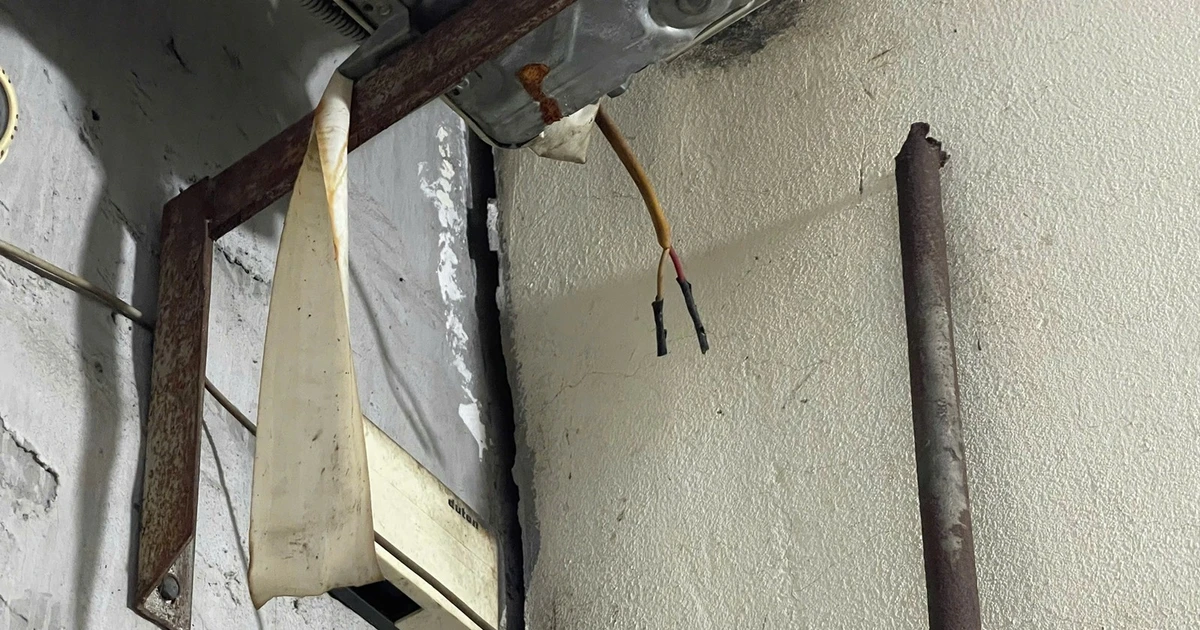 Người dân thấp thỏm sống trong căn nhà nứt, lún giữa Hà Nội