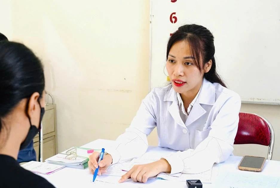 Ngộ độc khí cười N2O, nam thanh niên bị tổn thương thần kinh nặng