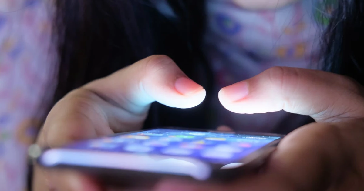 Ánh sáng quá chói vào ban đêm có thể gây tổn hại tim mạch