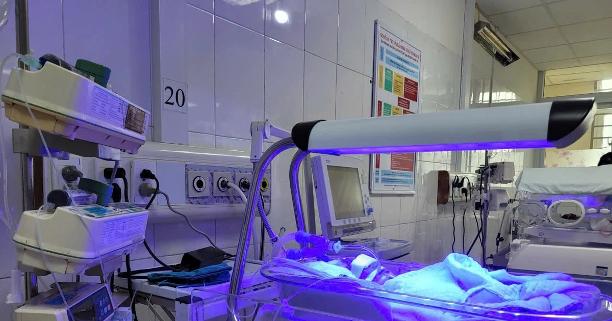 Cứu sống bé sơ sinh mắc mềm khí quản bẩm sinh hiếm gặp tại Thanh Hóa