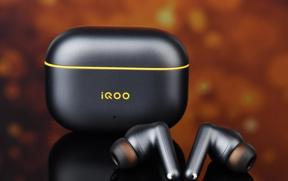 Tai nghe iQOO TWS 5 gây sốt, chống ồn 60 dB, pin 48 giờ