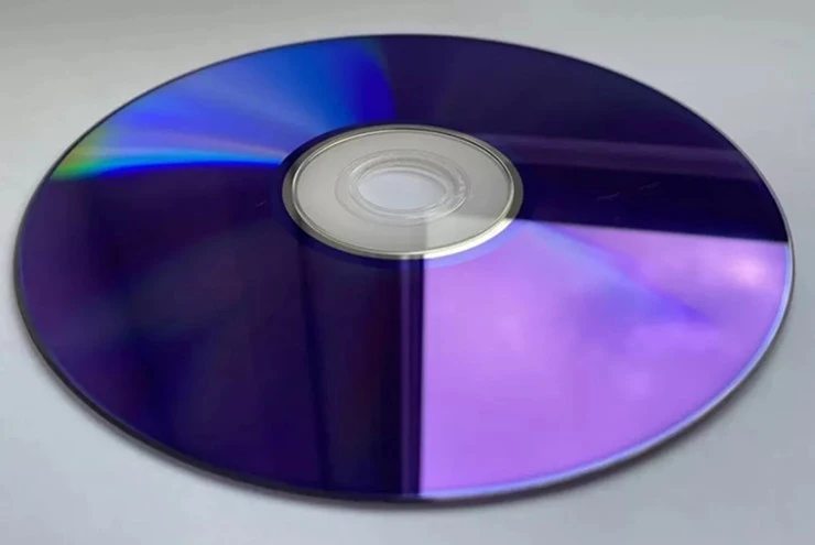 Ổ đĩa DVD bất ngờ cháy hàng tại Nhật sau khi Windows 10 “về hưu”