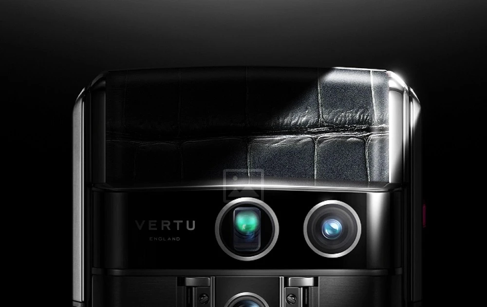 Vertu tái xuất với siêu phẩm da cá sấu và chip Snapdragon 8 Elite
