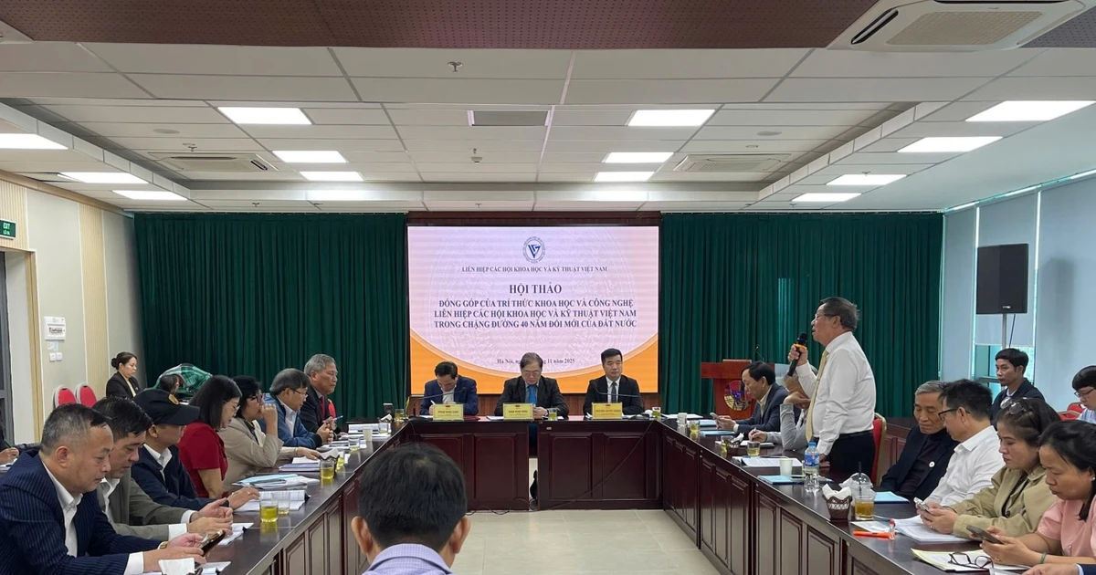 Bốn mươi năm - hành trình của trí tuệ, bản lĩnh và sự cống hiến