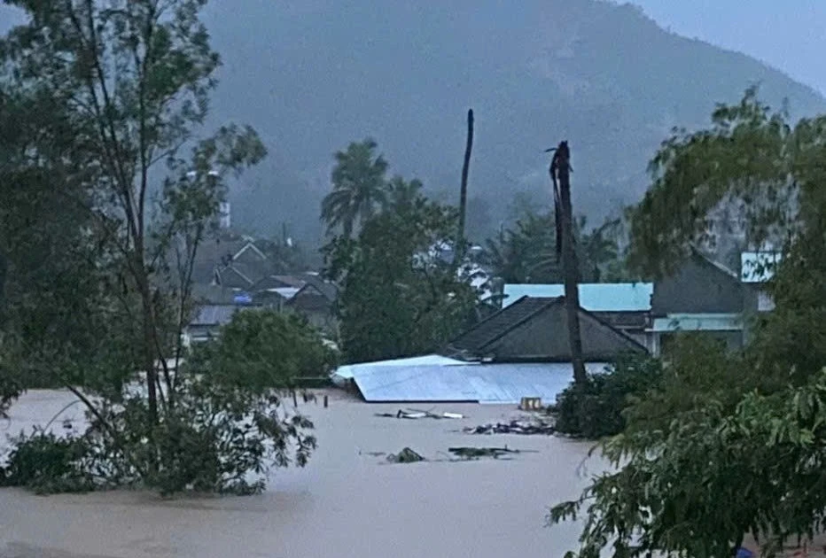 Chủ tịch Đắk Lắk chỉ đạo khẩn ứng phó mưa lũ, cứu dân kịp thời