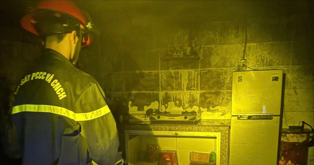 Cháy nhà lúc rạng sáng ở Đà Lạt, 4 người trong gia đình bị mắc kẹt