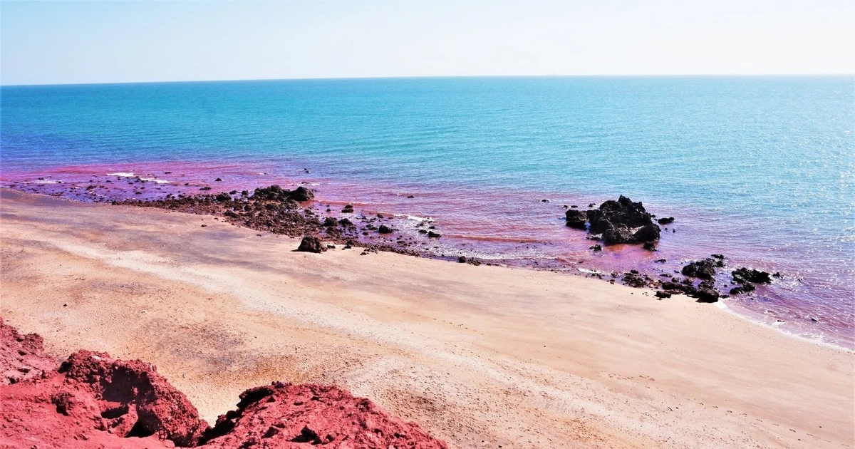Đảo Hormuz và hiện tượng biển đỏ sau mưa: Bí ẩn và vẻ đẹp hoang sơ