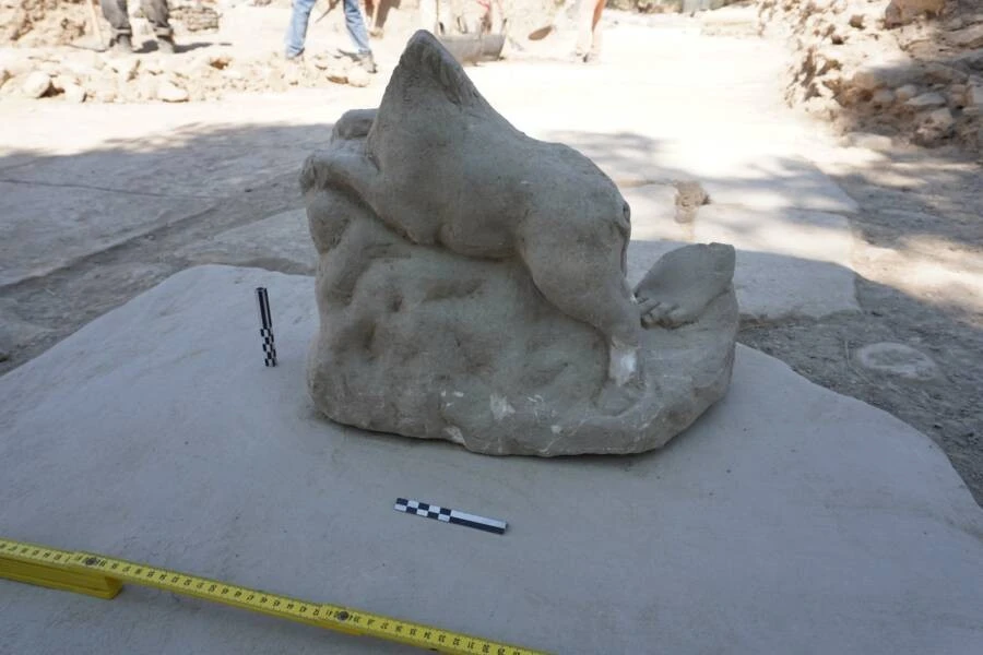 Phát hiện tượng lợn kỳ bí trong lòng thành phố cổ Crete Hy Lạp