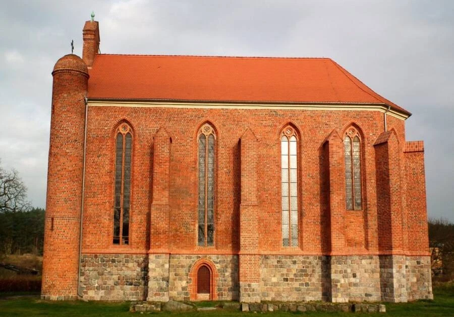 Hầm mộ cổ ở Ba Lan hé lộ bí ẩn về hiệp sĩ dòng Đền và Chén Thánh