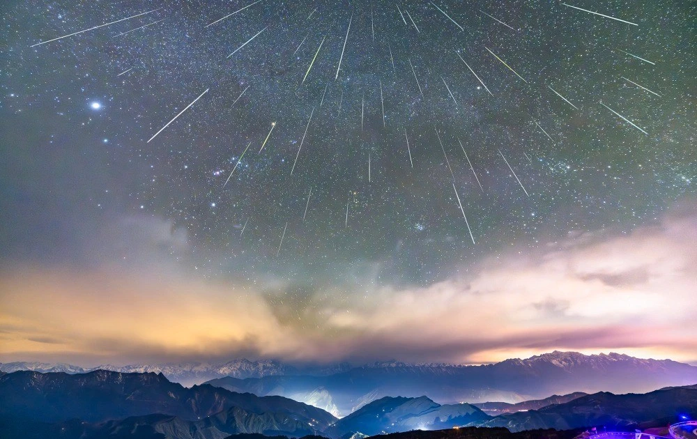 Mưa sao băng Geminids đạt đỉnh cực điểm cuối tuần này