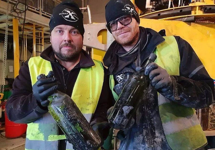 Thợ lặn trục vớt 900 chai rượu cổ 100 năm tuổi dưới xác tàu đắm