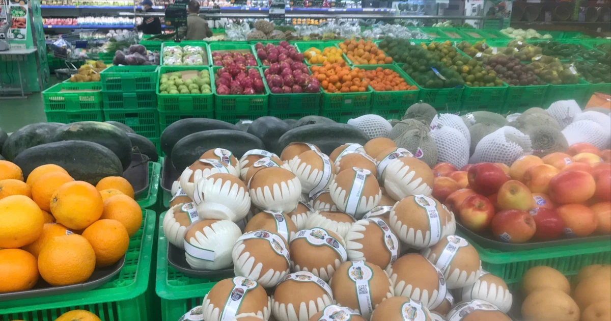 Siêu thị mở cửa trở lại sau Tết, hàng hóa không có điểm nóng về giá