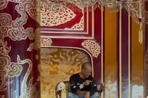 Ngai Vua ở Đại nội Huế bị phá hoại nghiêm trọng