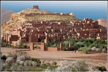 Khám phá ngôi làng đất nện cổ xưa trong loạt phim bom tấn