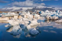 Khám phá hồ băng kỳ ảo ở Iceland