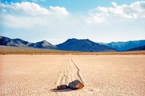 Bí ẩn đá tự di chuyển tại Thung lũng Chết finally được giải mã